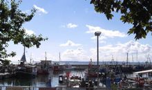 Hafenansicht Sassnitz mit Ausflugsschifffahrt zur Kreideküste