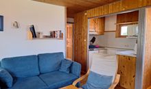 gemütliches Wohnzimmer mit Kamin