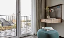 Baltic Hideaway Beach Hotel Warnemünde - Terrace Double Room mit seitlichem Meerblick
