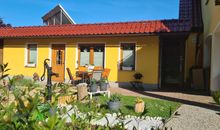 Abendsonne auf der Terrasse am ebenerdigen 2-Raum-Bungalow Rerik