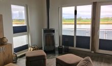 Wohnzimmer mit Kamin