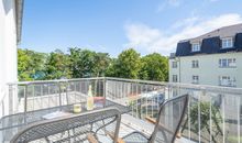 Der möblierte Balkon mit Meerblick