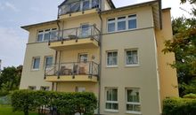 Seitenansicht: ganz oben - einer der beiden Balkone