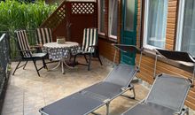 Terrasse mit Sitzgelegenheiten