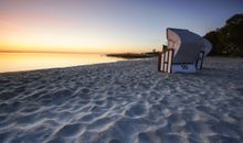 Sonnenuntergang im Strandkorb