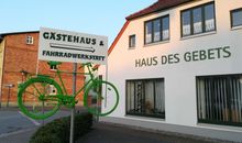 Hinweisschild von Hauptstraße