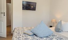 Schlafzimmer 1 mit TV