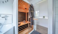 Ferienhaus An der Ostsee by Seeblick Ferien ORO, direkte Wasserlage,Sauna,E-Säule