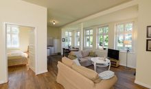 Gutshaus Grubnow Ferienwohnung 4 mit Hund am Wasser Sauna und WLAN incl.