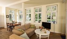 Gutshaus Grubnow Ferienwohnung 4 mit Hund am Wasser Sauna und WLAN incl.
