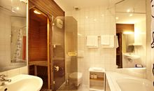 Comfort Hotel tom Kyle