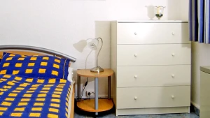 Schlafzimmer mit Doppelbett