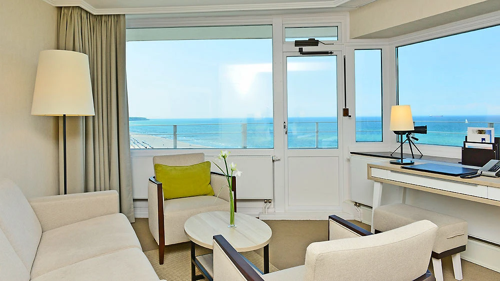 Double room with a view of the sea