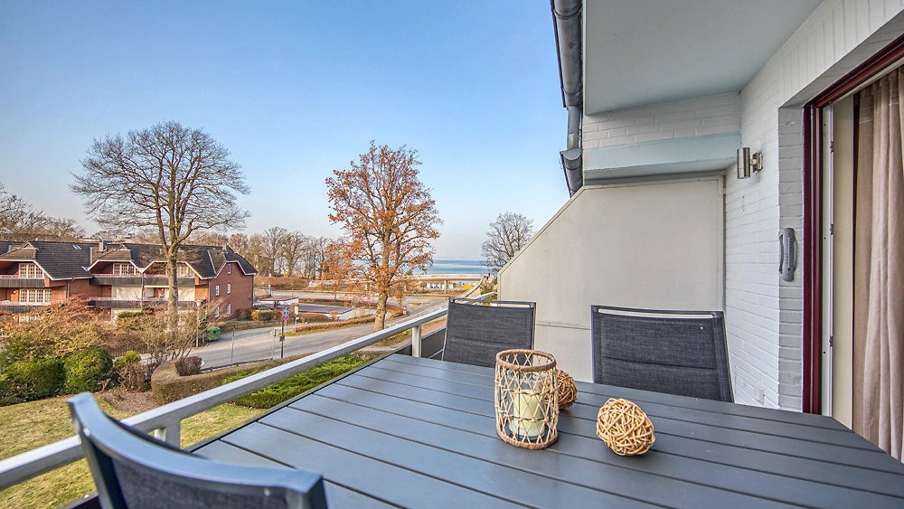 Ferienwohnungen tlw. mit Balkon und Meerblick