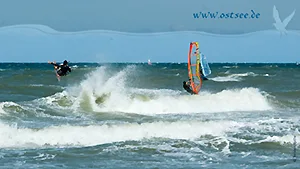 Hintergrundbild: Surfer auf der Ostsee