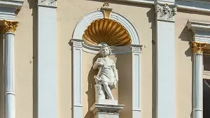 Skulptur in der Fassade des Altstadthauses