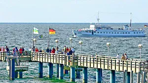 Fahrgastschifffahrt ab Seebrücke Graal-Müritz