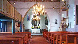 Innenraum mit Blick auf den Altar