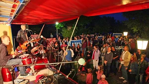 Blues-Star Abi Wallenstein mit seinen Bluesfreunden
