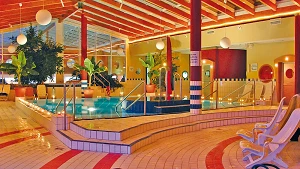 Indoor-Schwimmbecken