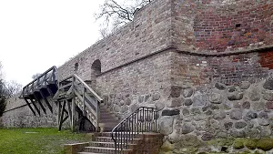 Treppe an der Stadtmauer, Durchgang zu den Wallanlagen