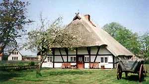 z. B. Freilichtmuseum Klockenhagen in Ribnitz-Damgarten