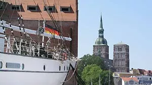 z. B. GORCH FOCK (I) in Stralsund