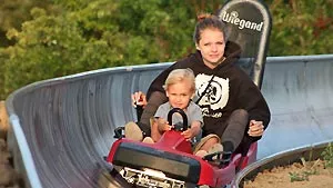 Sommerrodelbahn Bad Doberan | weitere Informationen anzeigen Sommerrodelbahn Bad Doberan | weitere Informationen anzeigen