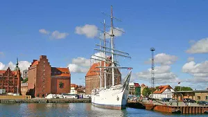 Gorch Fock(I) in the harbour of Stralsund