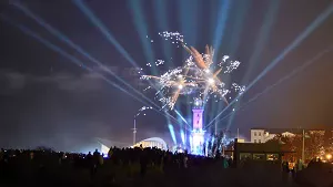 Feuerwerk zum traditionellen Warnemünder Turmleuchten