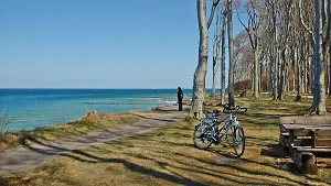 Cycling with breathtaking views across the Baltic Sea