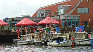 Fischerboote und gemütliche Cafés